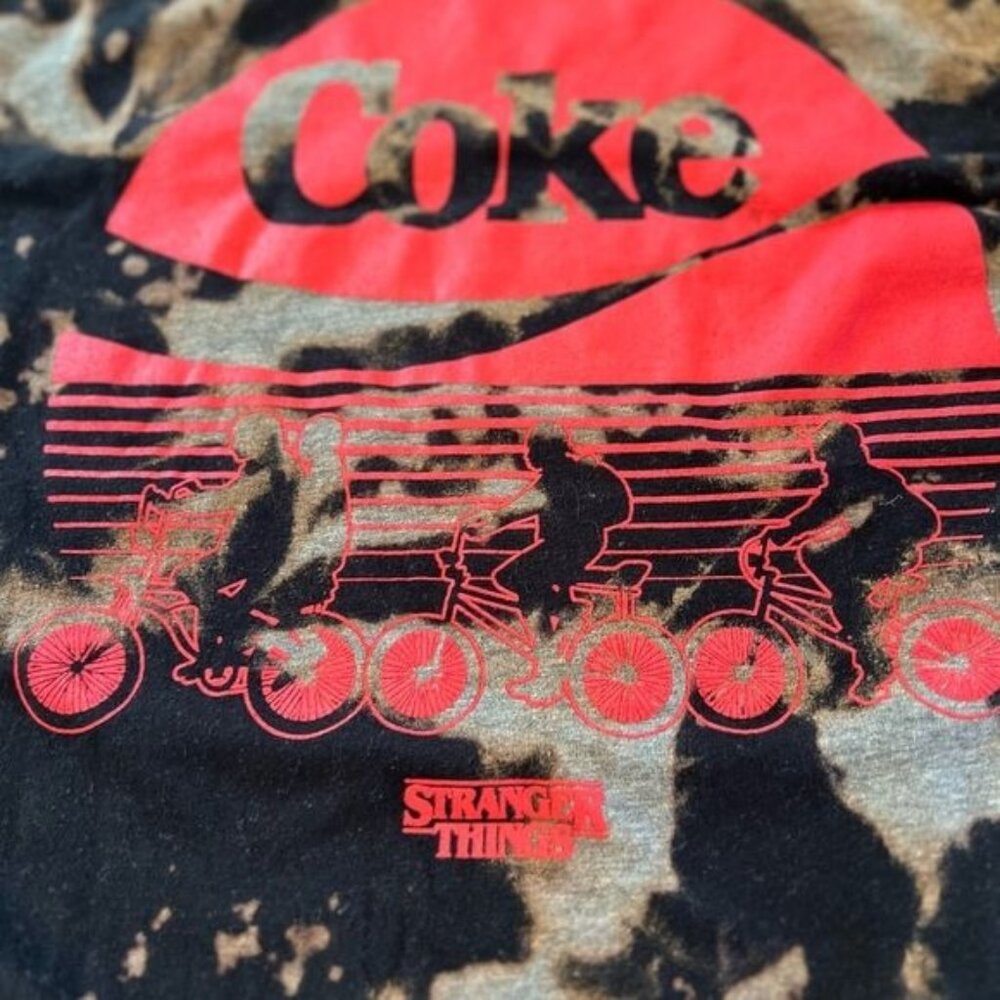 Stranger Things x Coke Brand Tee Shirt Size Medium Unisex Tie Dye Distressed - Picture 7 of 9